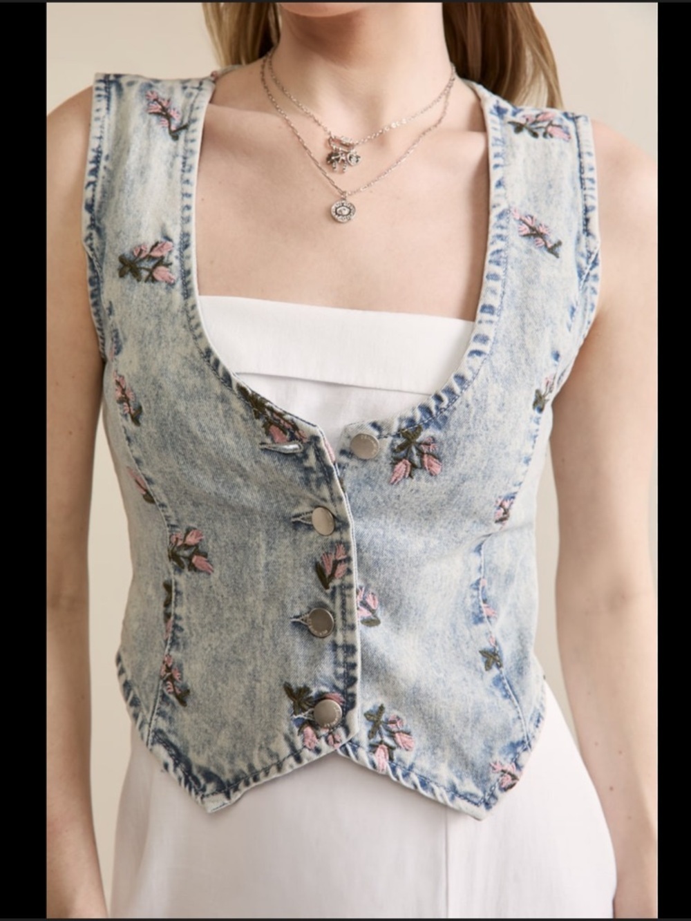 Francesca’s Stoosh Vintage Denim Nina Floral Embroidered Vest Size Large